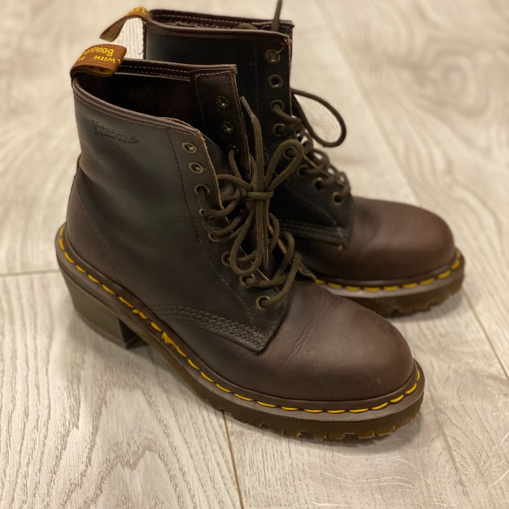 Dr.Martens brown lace up ankle boots - Picture 2 of 3